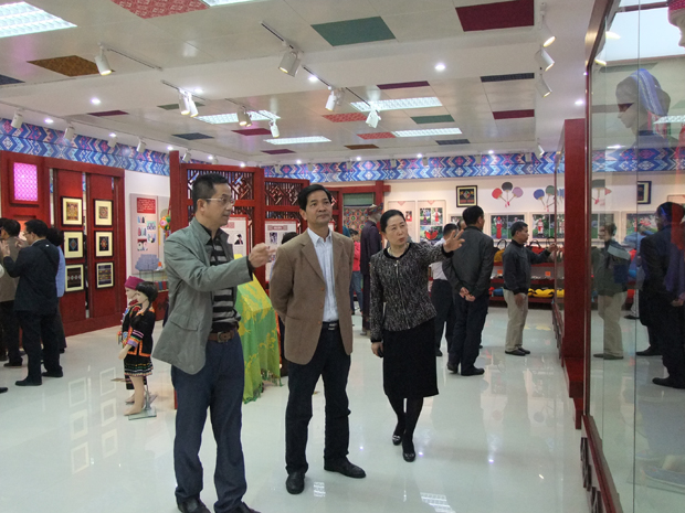 民族展廳揭牌2.jpg